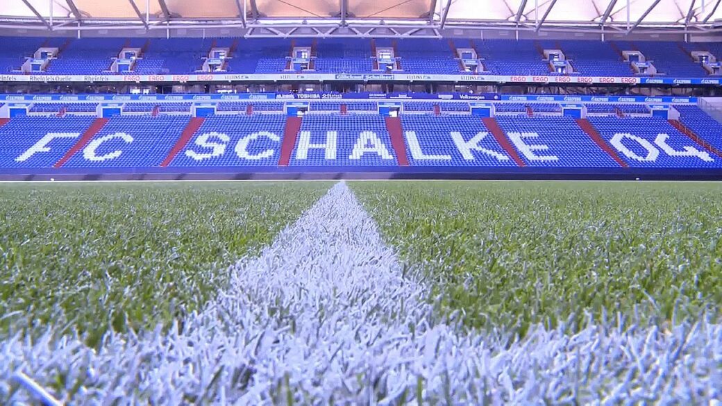 The lawn and grandstand of the Schalke Stadium